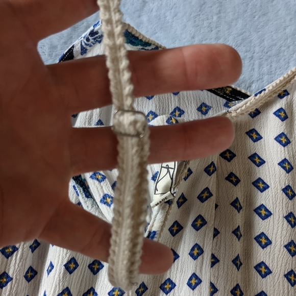 Chloe K. V-Neck Breaded Strap Flowy Tank Blue Split Hem Lagenlook Women's Medium - Picture 4 of 6